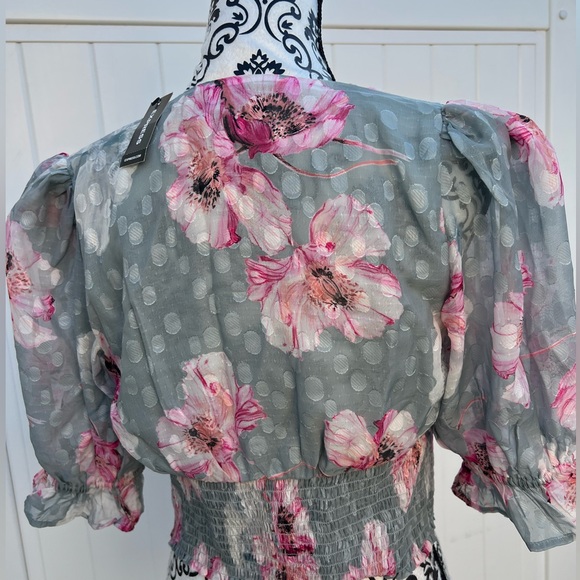 Casual or dress up floral blouse - Picture 2 of 4